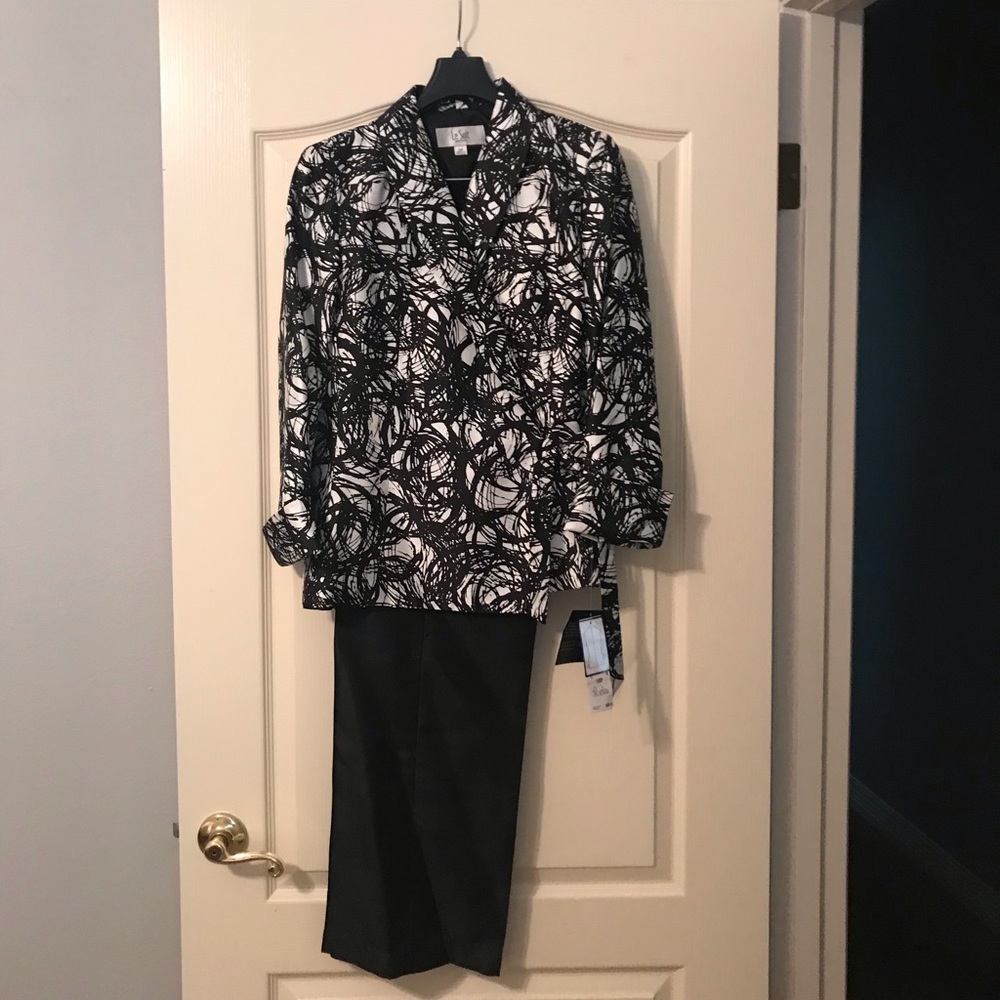 Le Suit Pant and Jacket Set- NWT